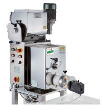 Výrobník tlačených těstovin P12 se 2 hnětači 6kg včetně 4 matric